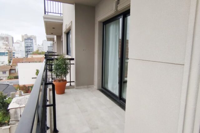 DEPARTAMENTO 3 AMBIENTES CON BALCÓN TERRAZA, COCHERA, BAULERA Y AMENITIES