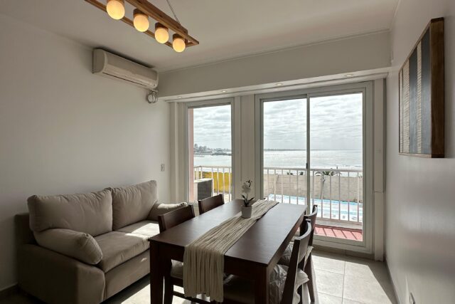 3 AMBIENTES FRENTE AL MAR CON BALCON TERRAZA Y COCHERA