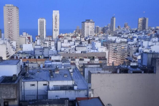DEPARTAMENTO DE 3 AMBIENTES, CON VISTA PANORAMICA A LA CIUDAD Y MAR