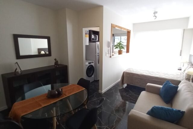 MONOAMBIENTE CON BALCÓN AL CONTRAFRENTE