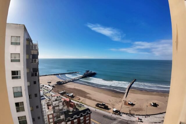 MONOAMBIENTE CON VISTA AL MAR LUMINOSO